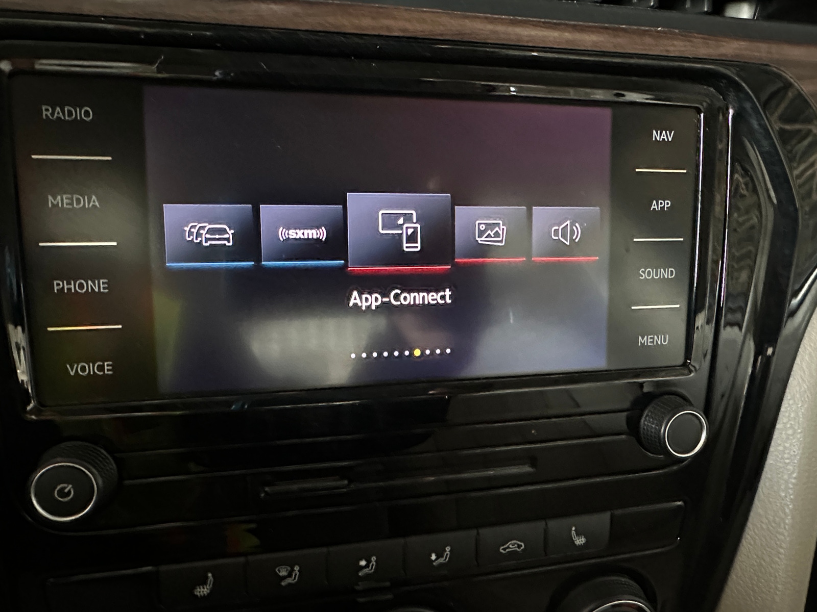 Thumbnail: 2020 Volkswagen Passat - 3