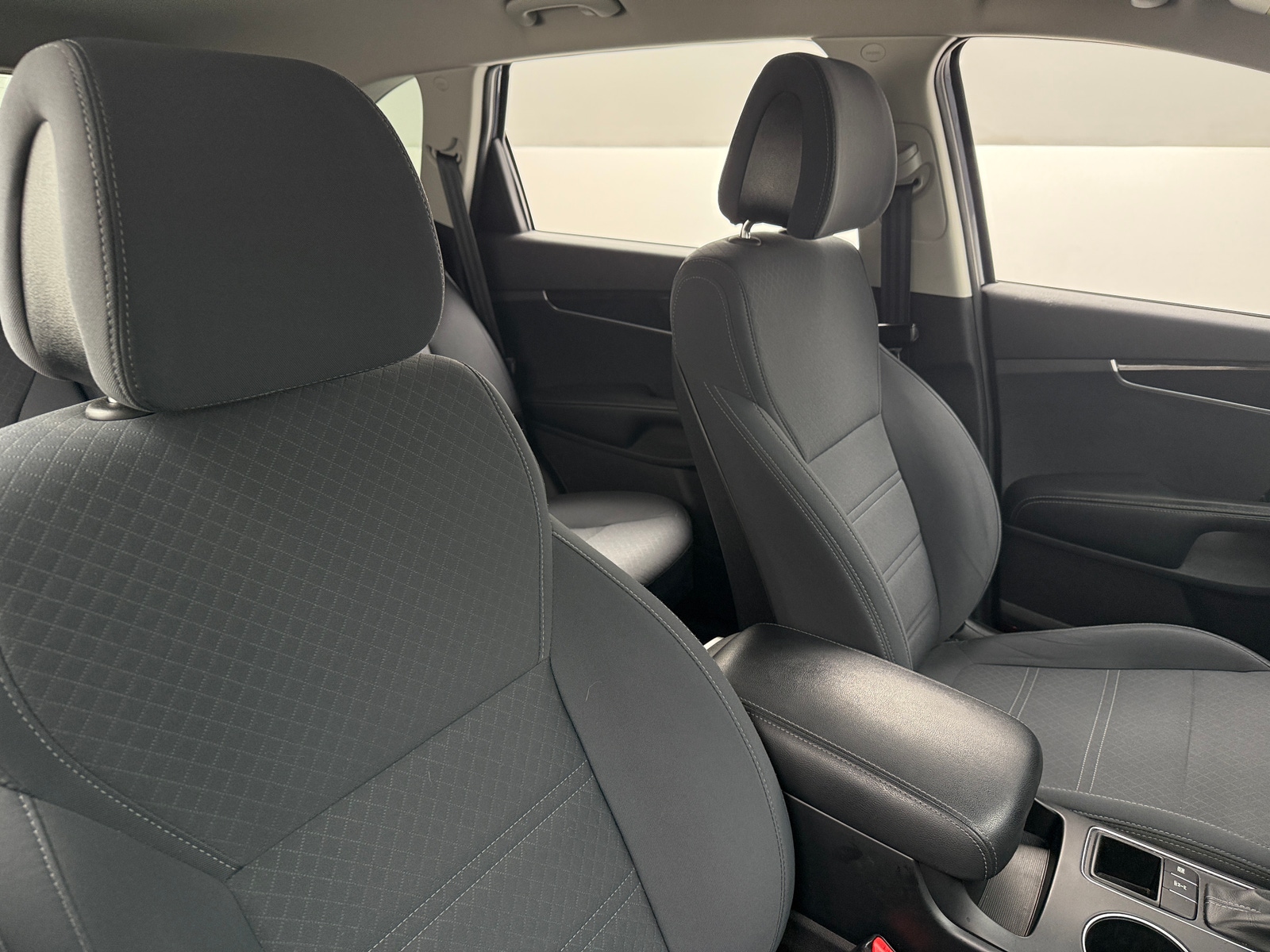 Thumbnail: 2016 Kia Sorento - 2