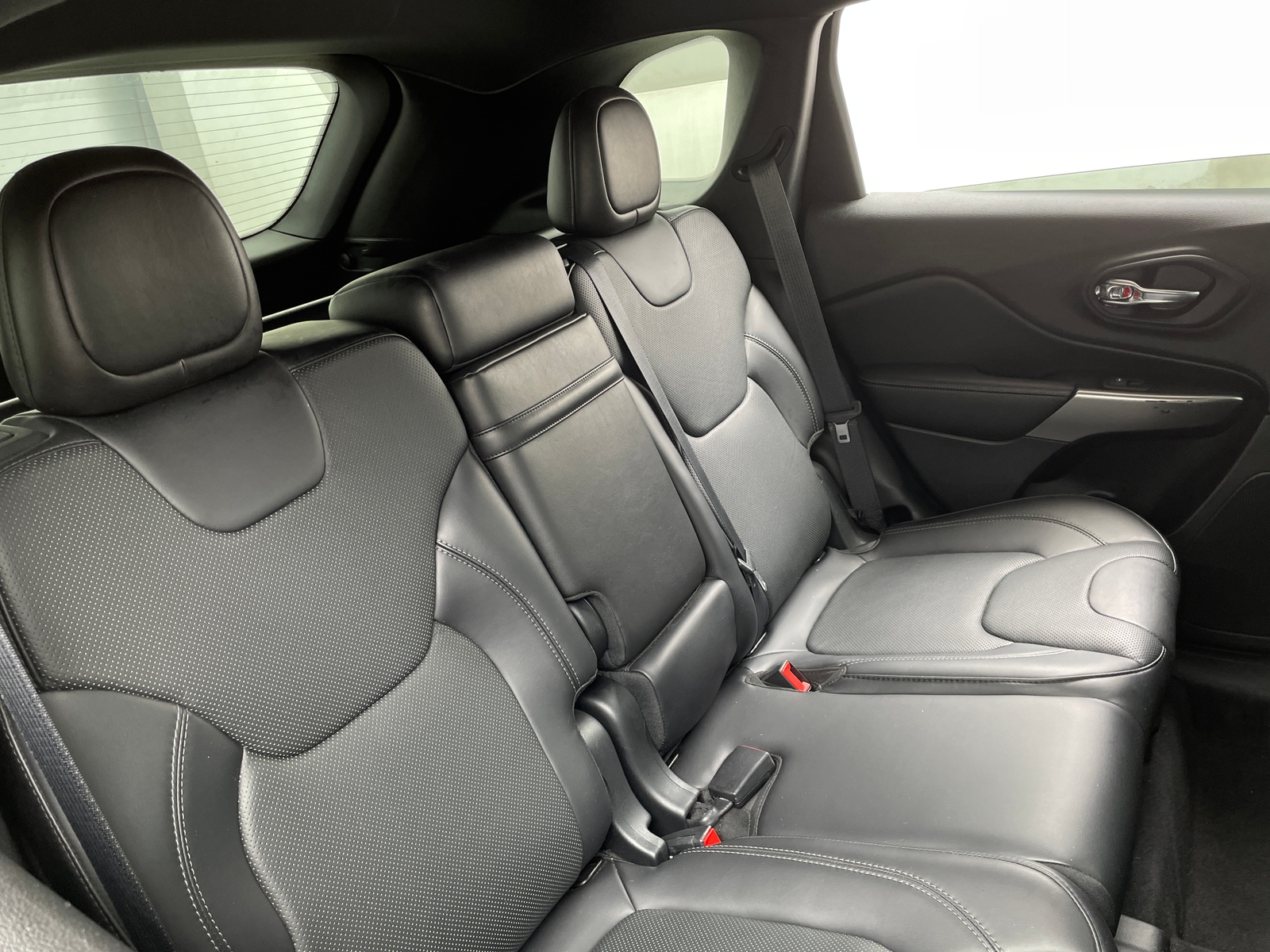 Thumbnail: 2019 Jeep Cherokee - 5
