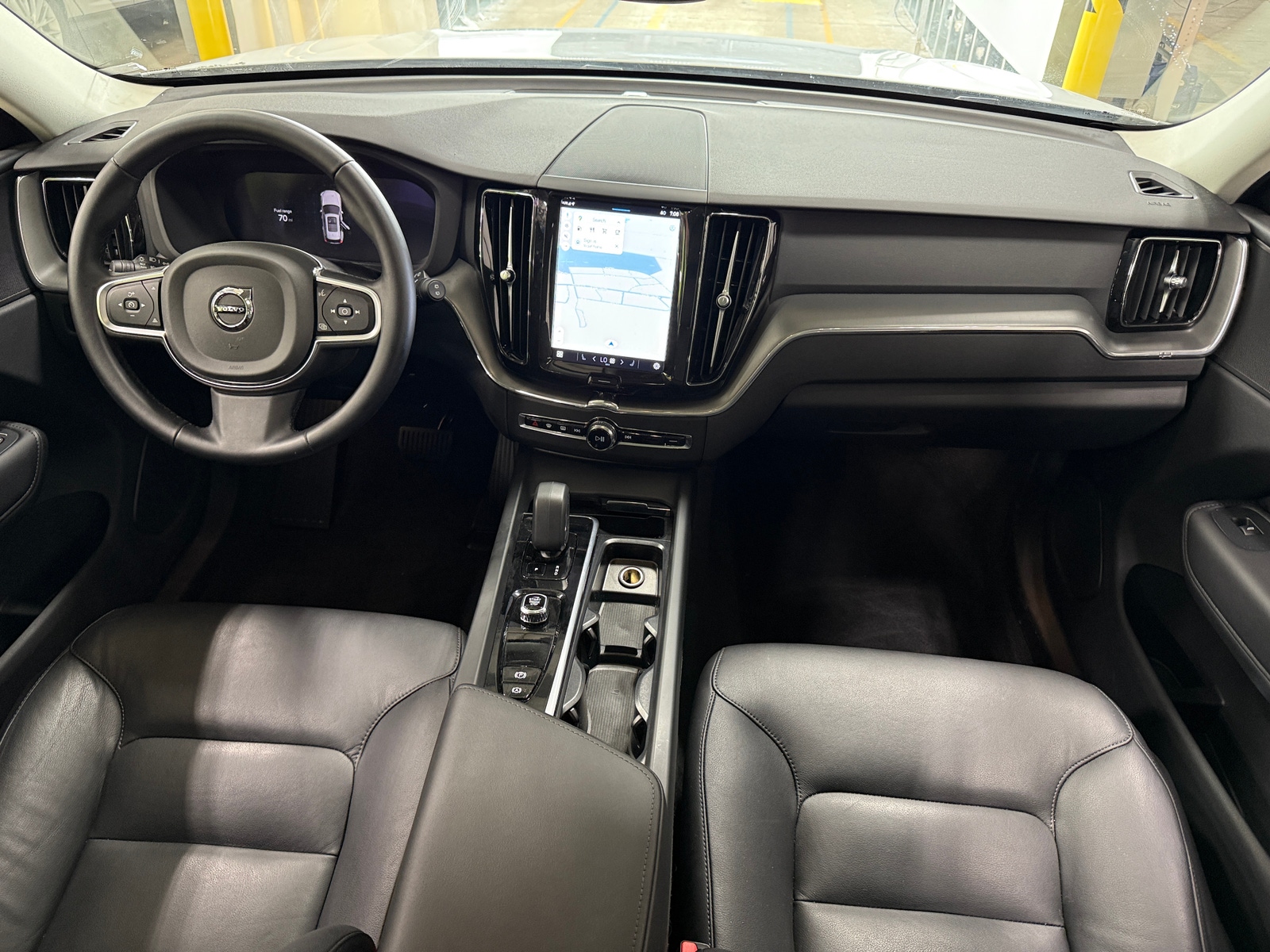 Thumbnail: 2025 Volvo XC60 - 3