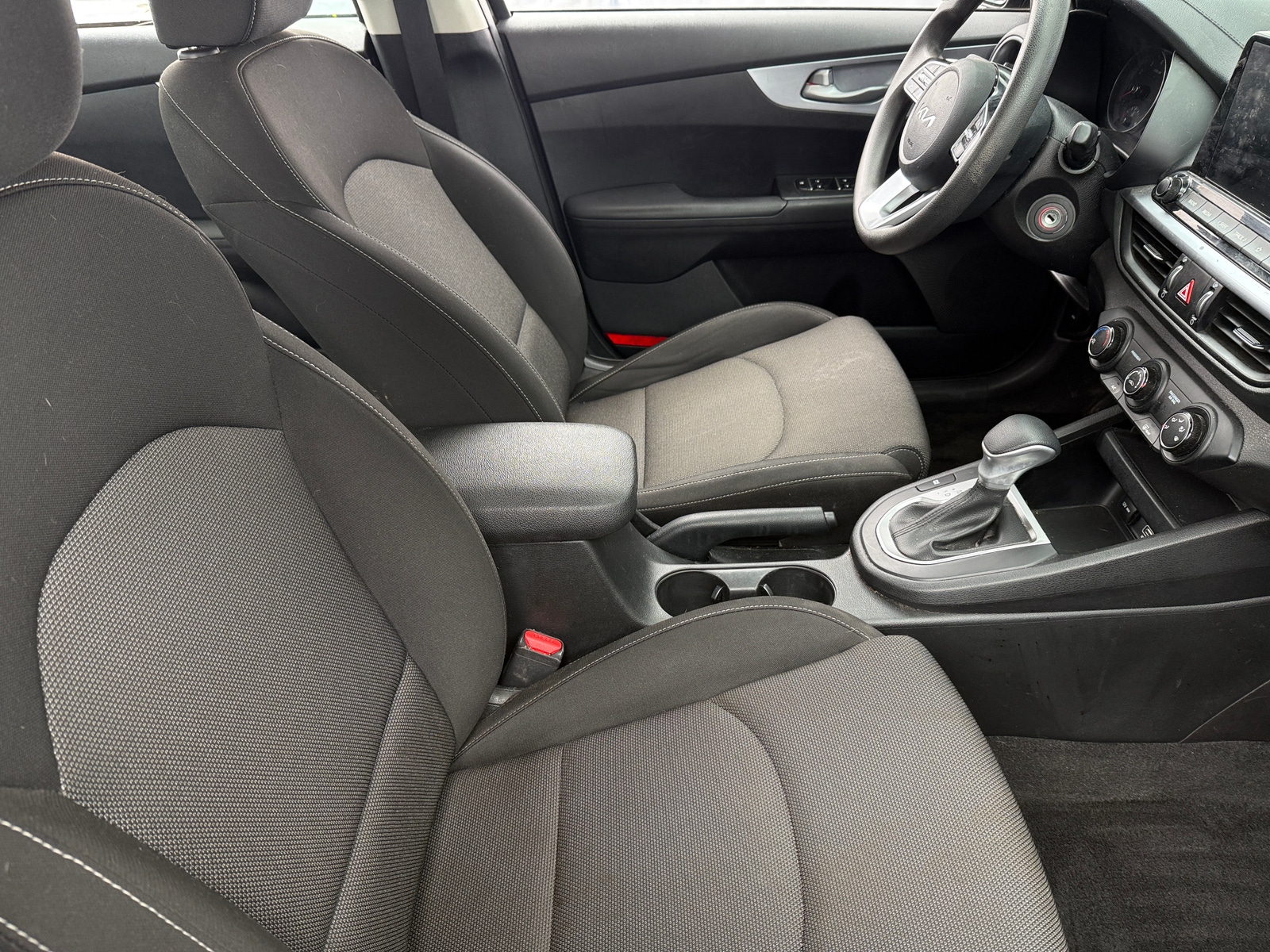 Thumbnail: 2022 Kia Forte - 2