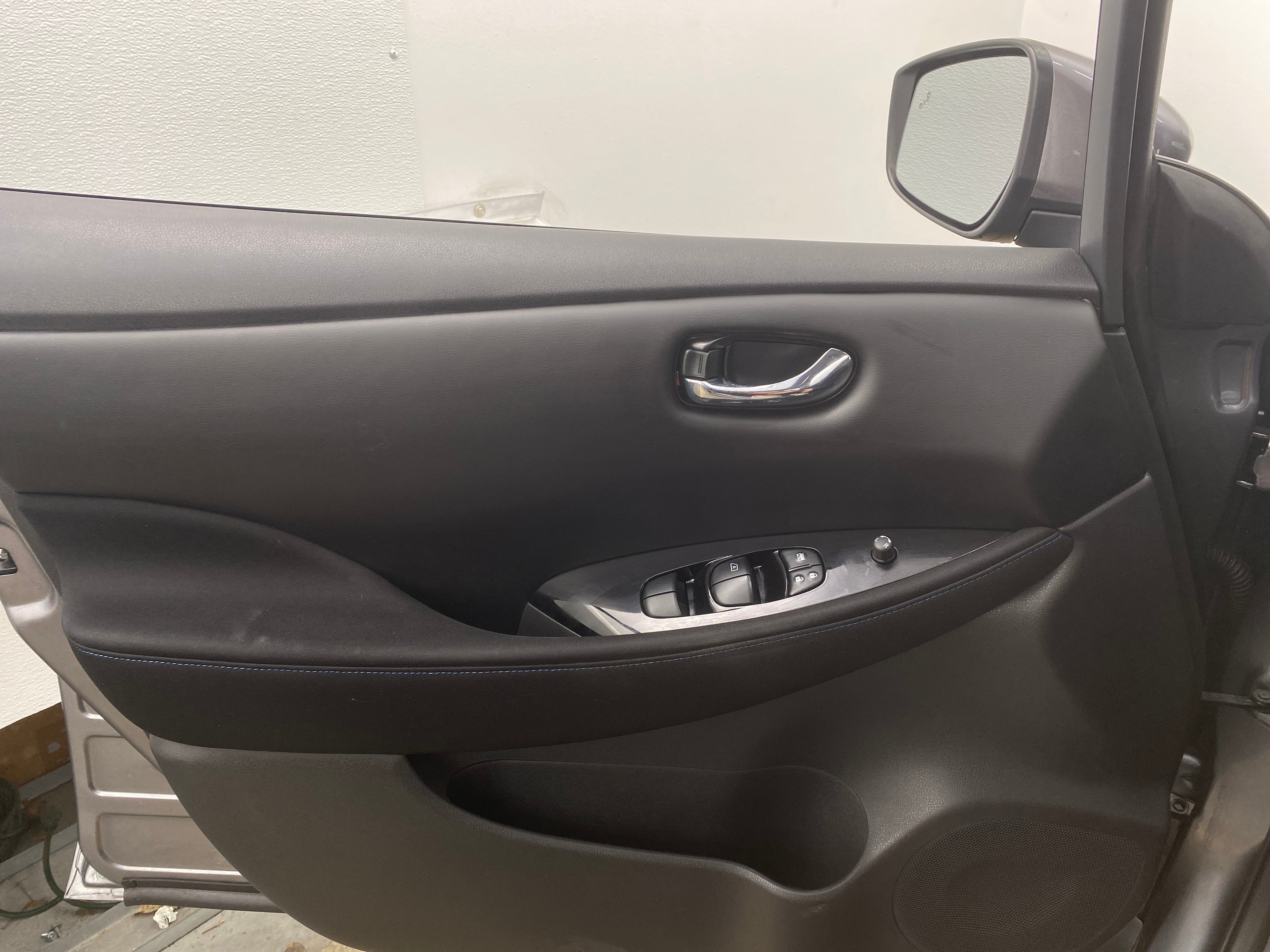 Used 2021 Nissan Leaf SV with VIN 1N4AZ1CV4MC555714 for sale in Oak Creek, WI