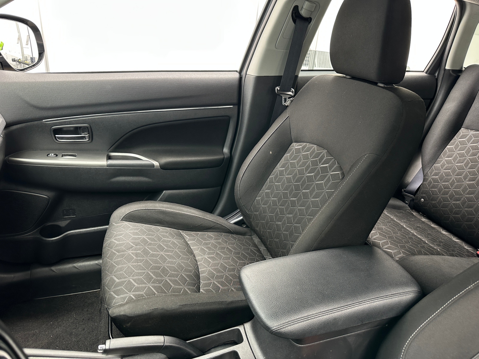 Thumbnail: 2020 Mitsubishi Outlander Sport - 2