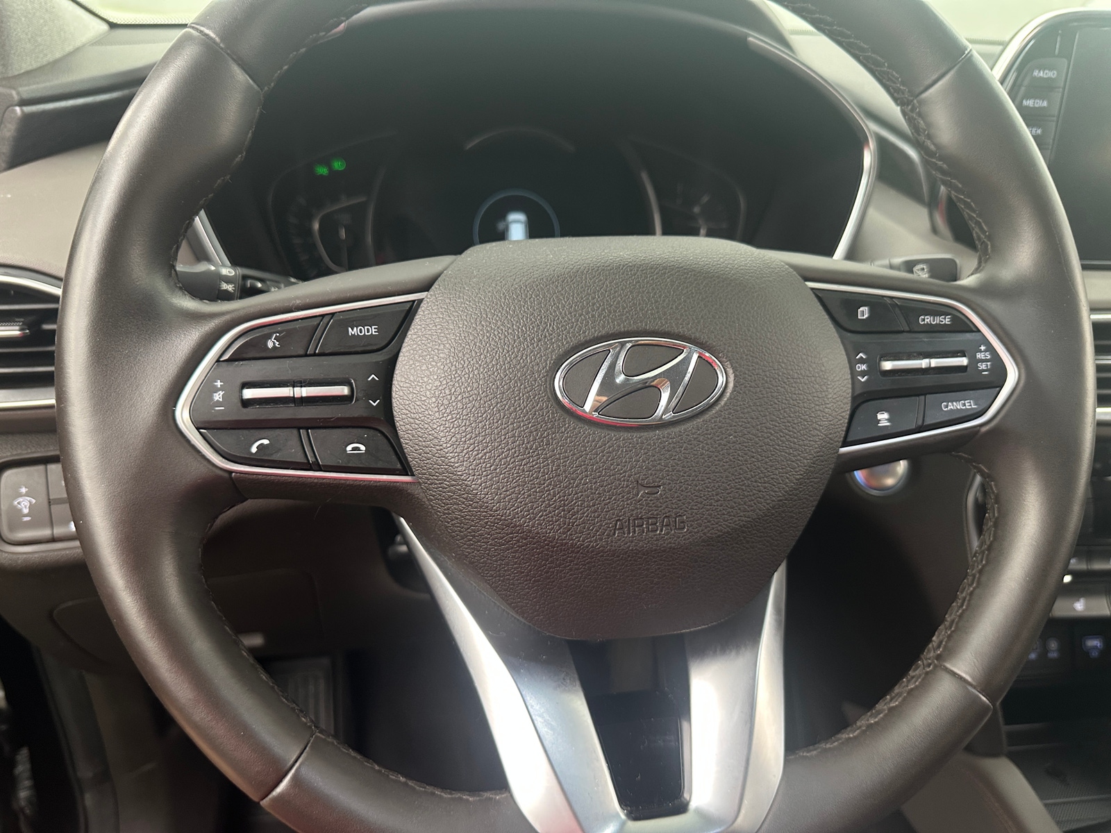 Thumbnail: 2020 Hyundai Santa Fe - 4