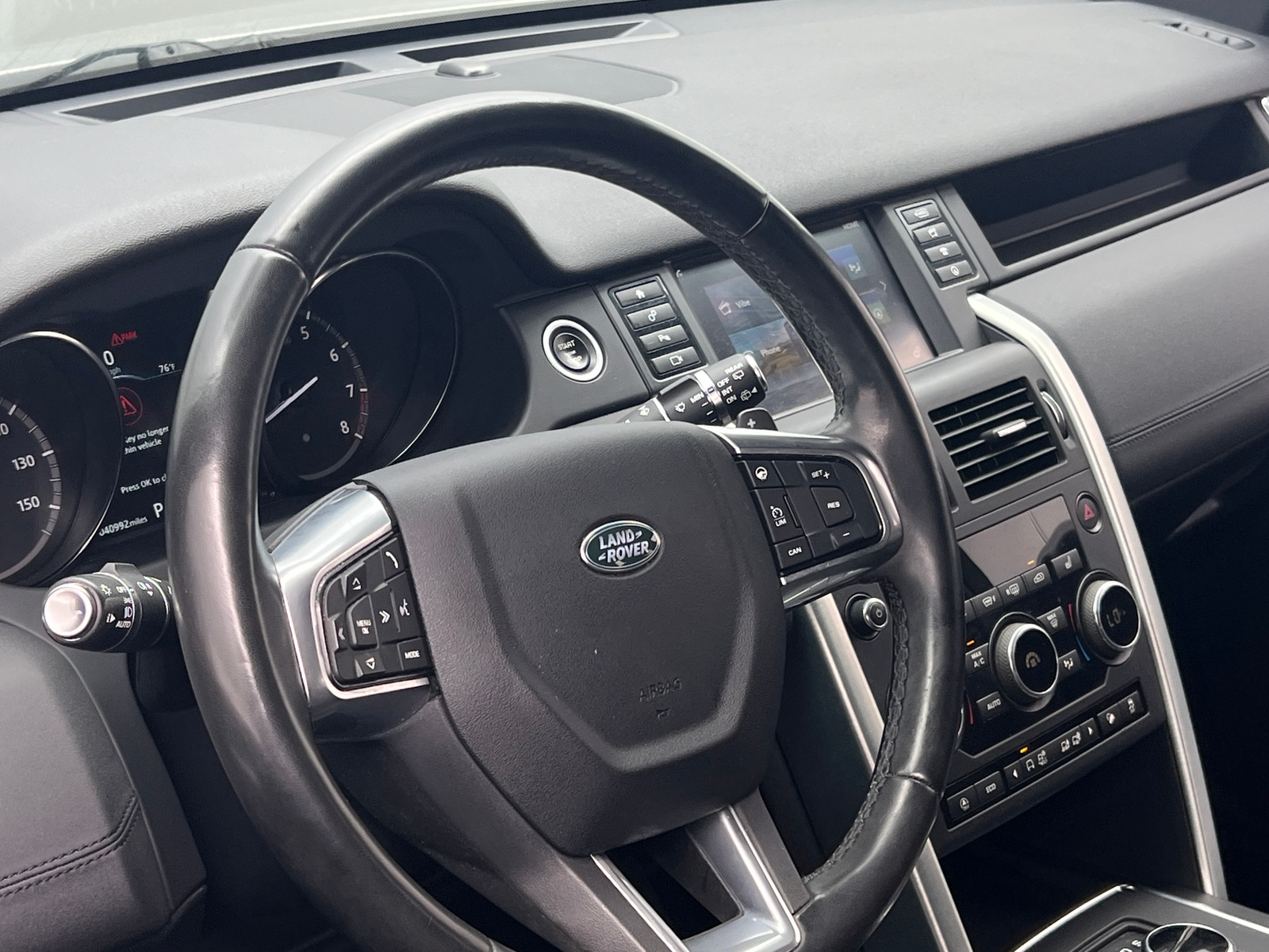 Thumbnail: 2019 Land Rover Discovery Sport - 4
