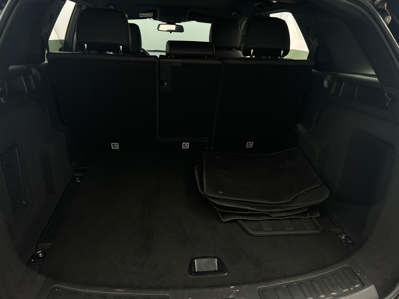 Thumbnail: 2019 Land Rover Discovery Sport - 6