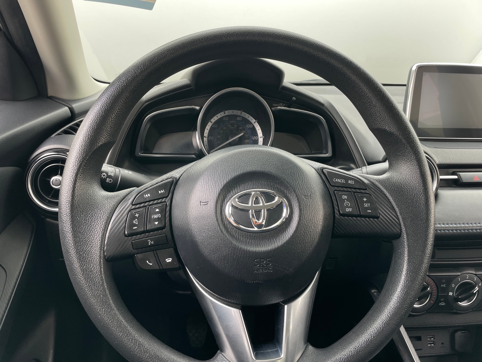 Thumbnail: 2017 Toyota Yaris iA - 5