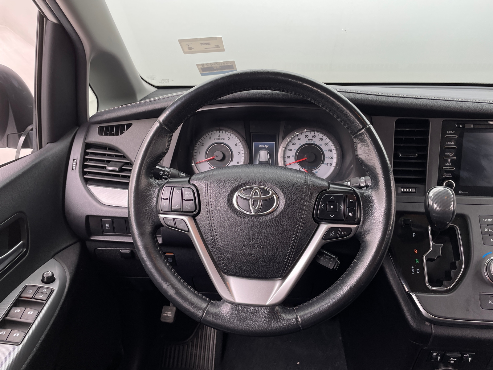 Thumbnail: 2019 Toyota Sienna - 4