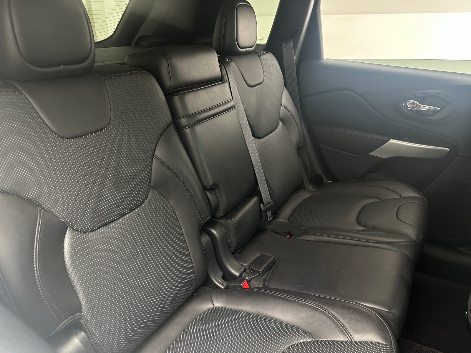 Thumbnail: 2017 Jeep Cherokee - 5