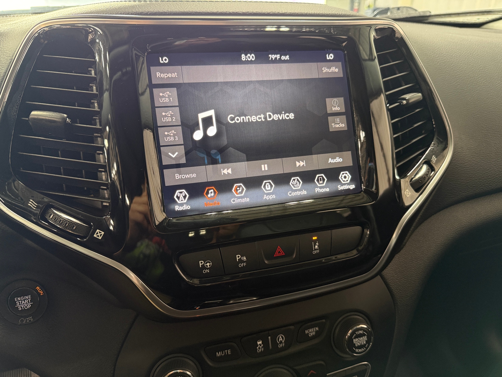 Thumbnail: 2019 Jeep Cherokee - 3