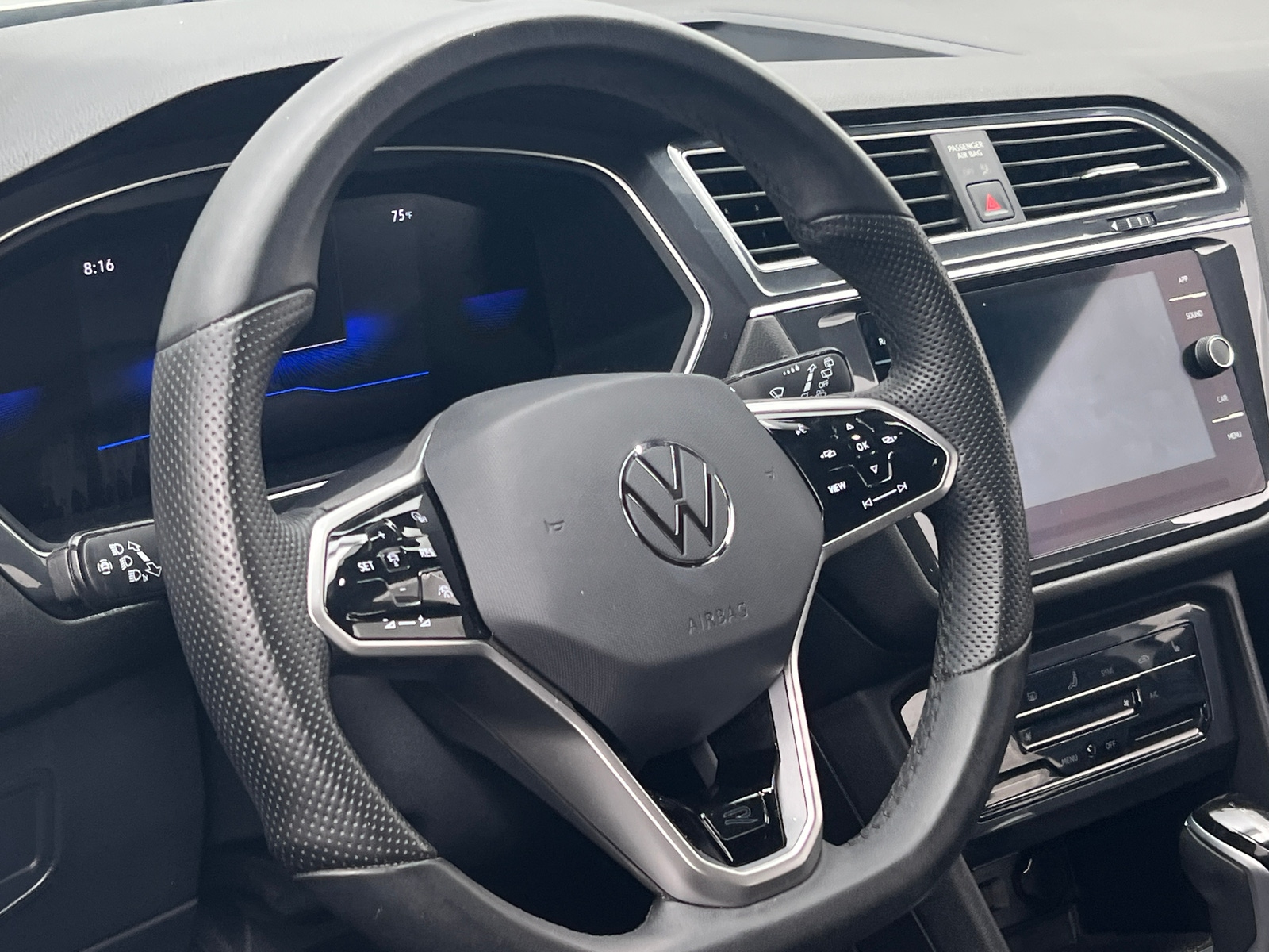 Thumbnail: 2024 Volkswagen Tiguan - 4