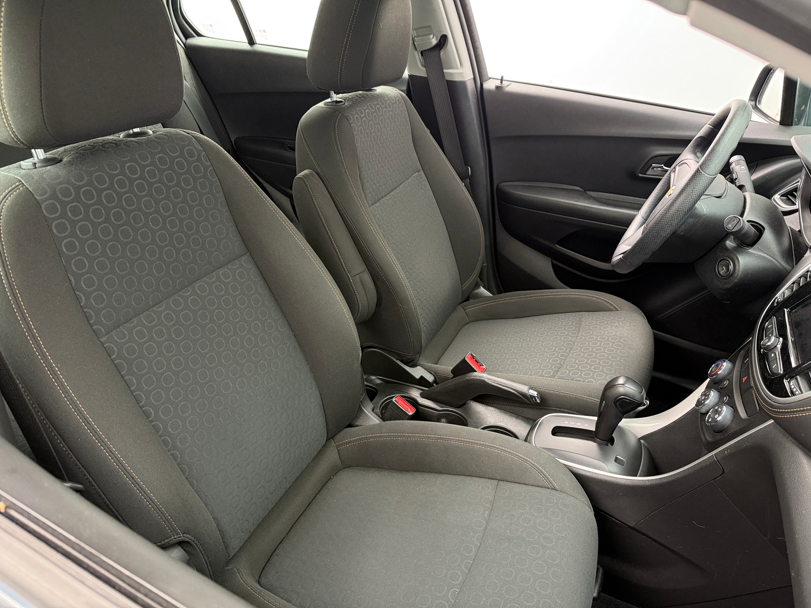 Thumbnail: 2021 Chevrolet Trax - 2