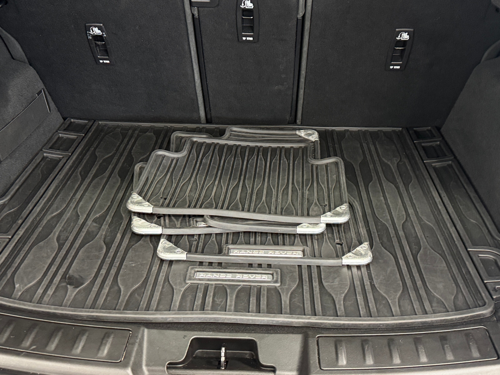 Thumbnail: 2021 Land Rover Range Rover Evoque - 6