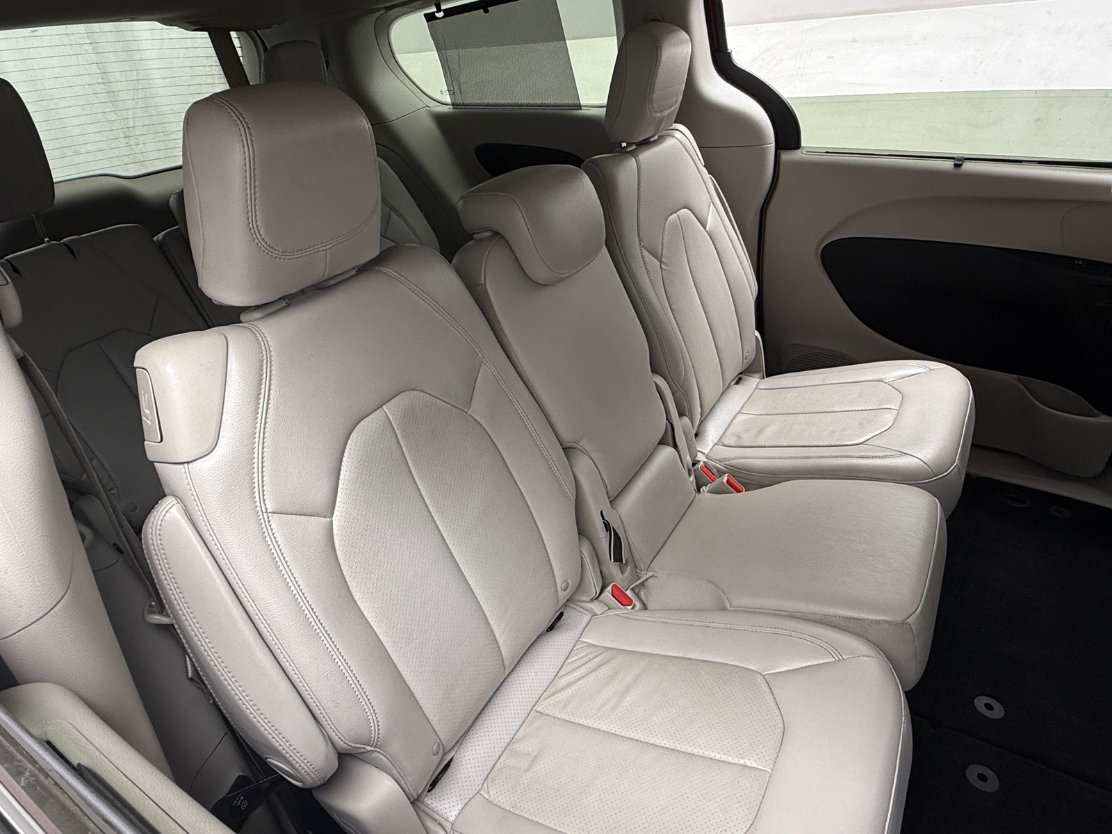 Thumbnail: 2017 Chrysler Pacifica - 5