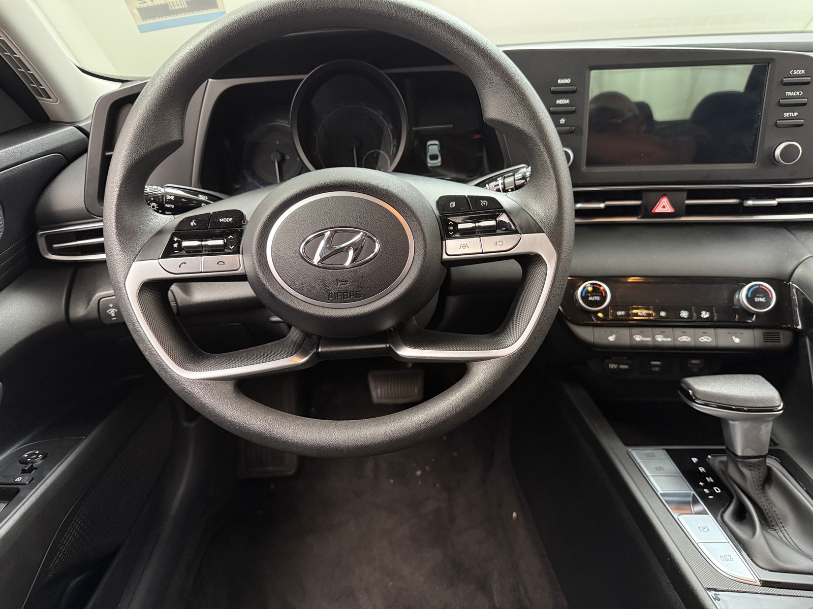 Thumbnail: 2023 Hyundai Elantra - 5