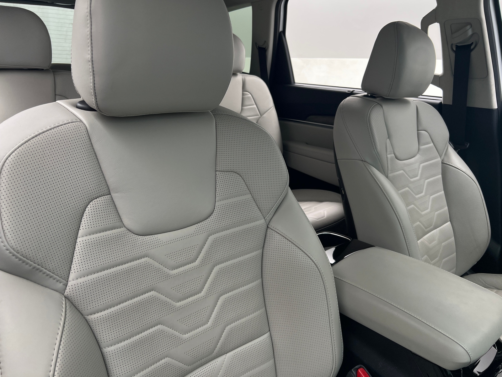 Thumbnail: 2020 Kia Telluride - 2