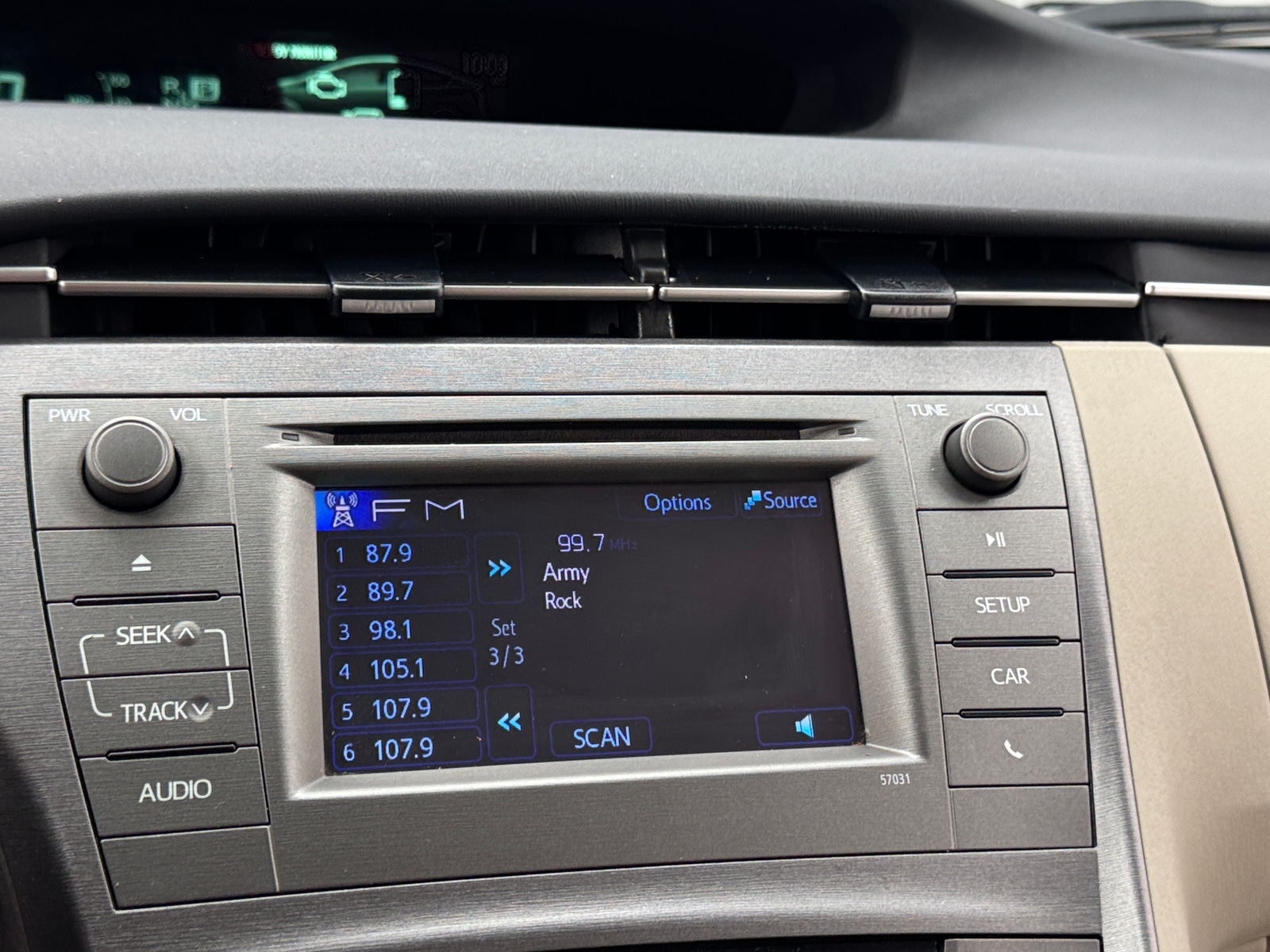 Thumbnail: 2015 Toyota Prius - 4