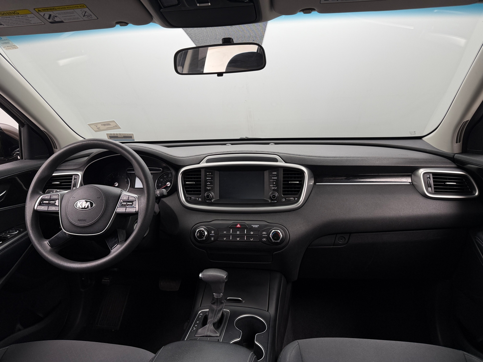 Thumbnail: 2019 Kia Sorento - 3