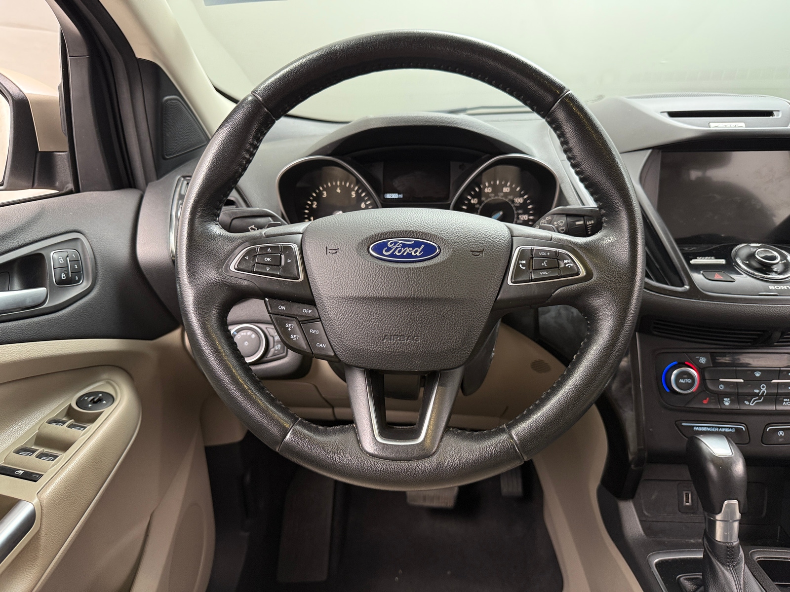 Thumbnail: 2017 Ford Escape - 4