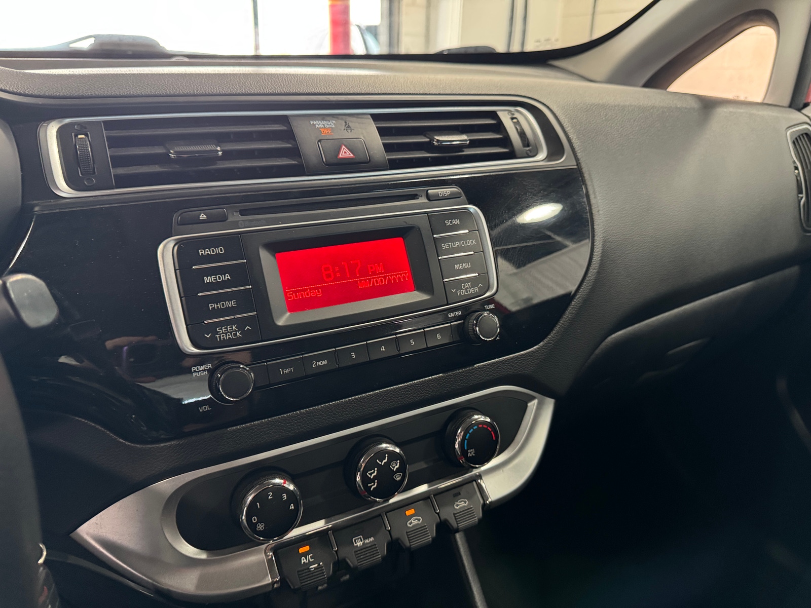 Thumbnail: 2017 Kia Rio - 4