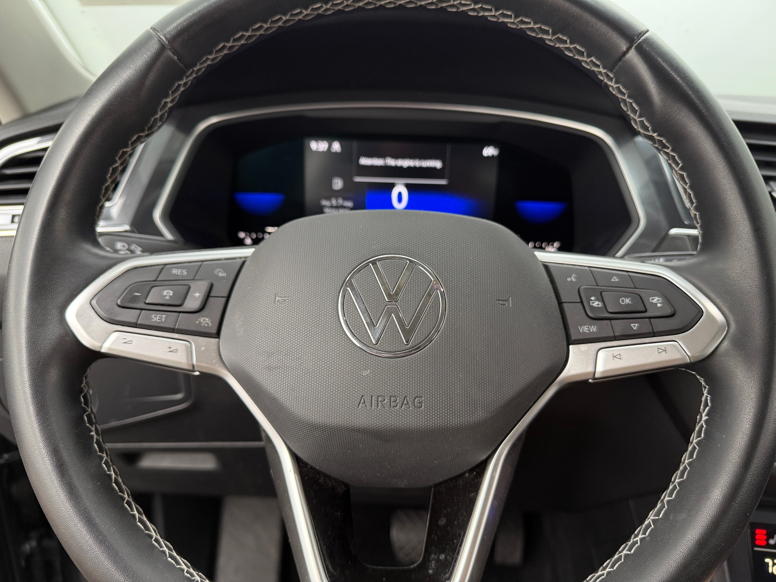Thumbnail: 2022 Volkswagen Tiguan - 4