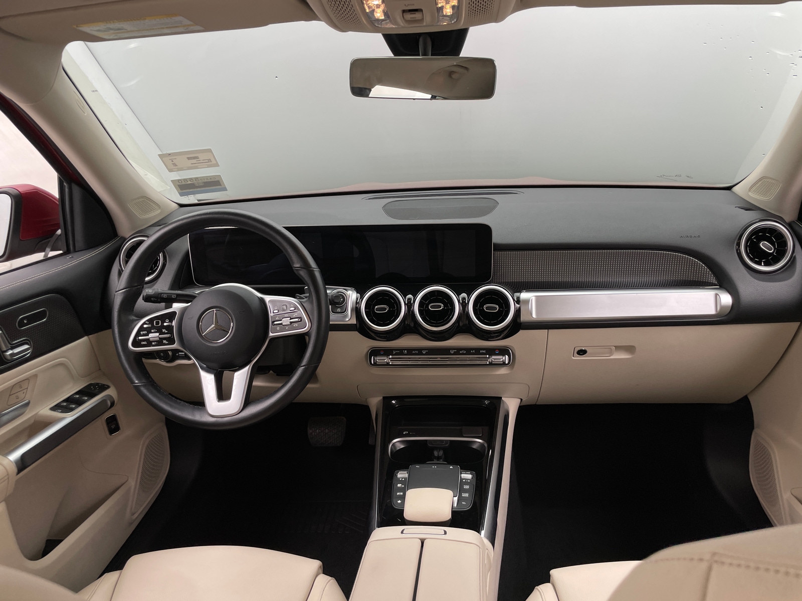 Thumbnail: 2021 Mercedes-Benz GLB - 2