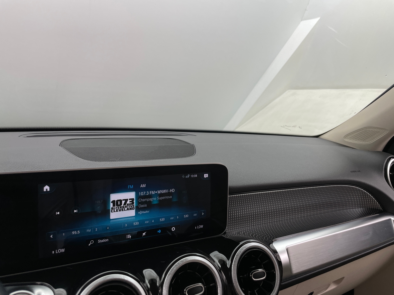 Thumbnail: 2021 Mercedes-Benz GLB - 3