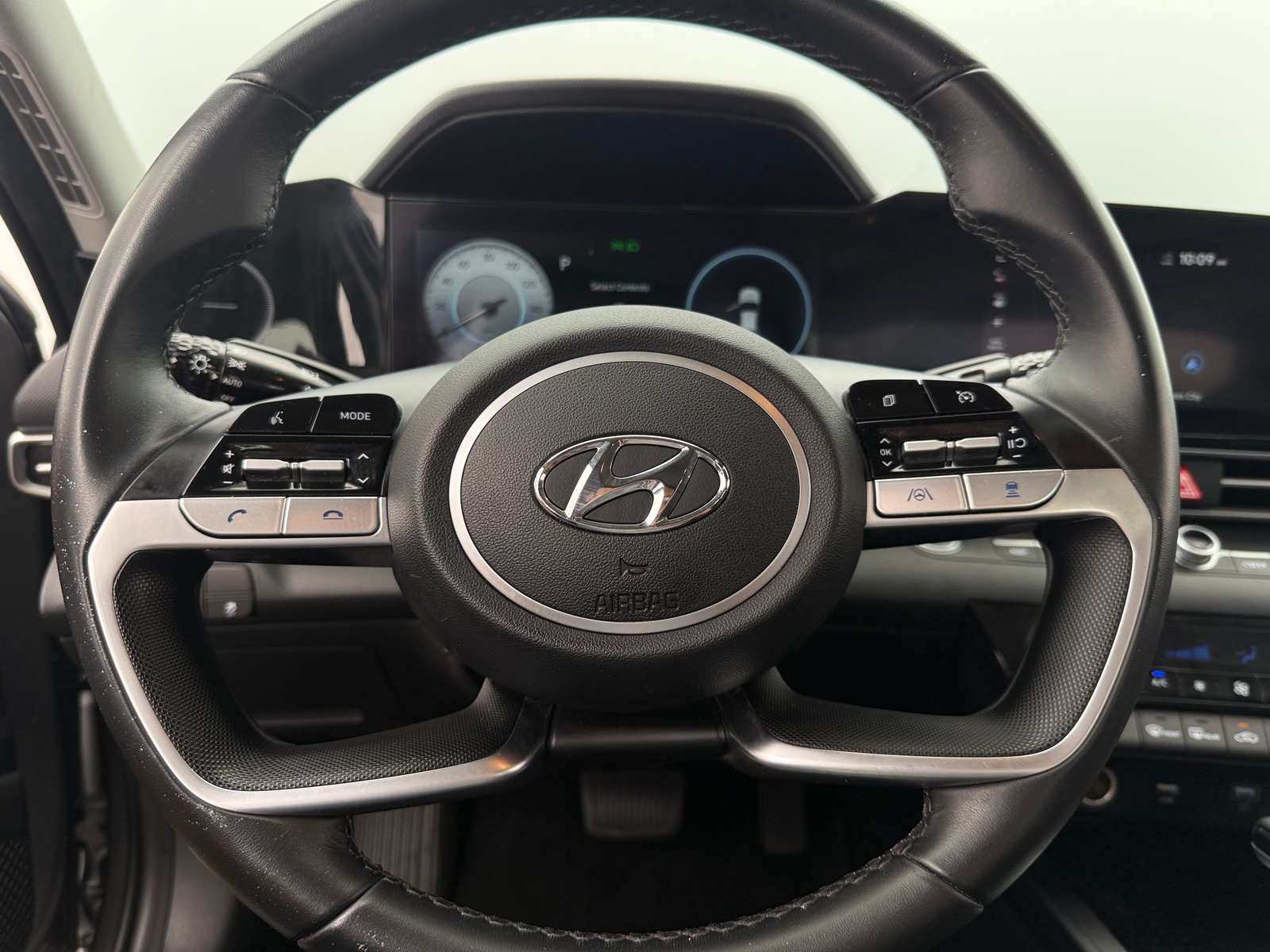 Thumbnail: 2023 Hyundai Elantra - 5