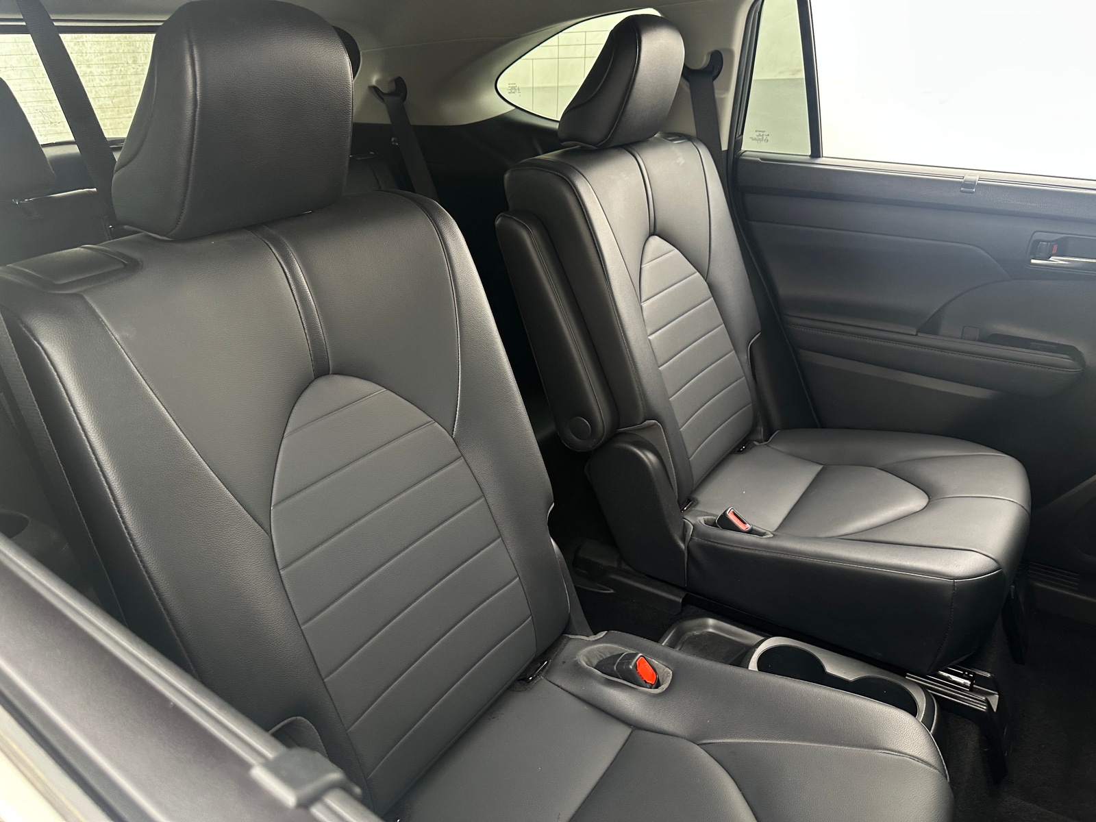Thumbnail: 2020 Toyota Highlander - 5