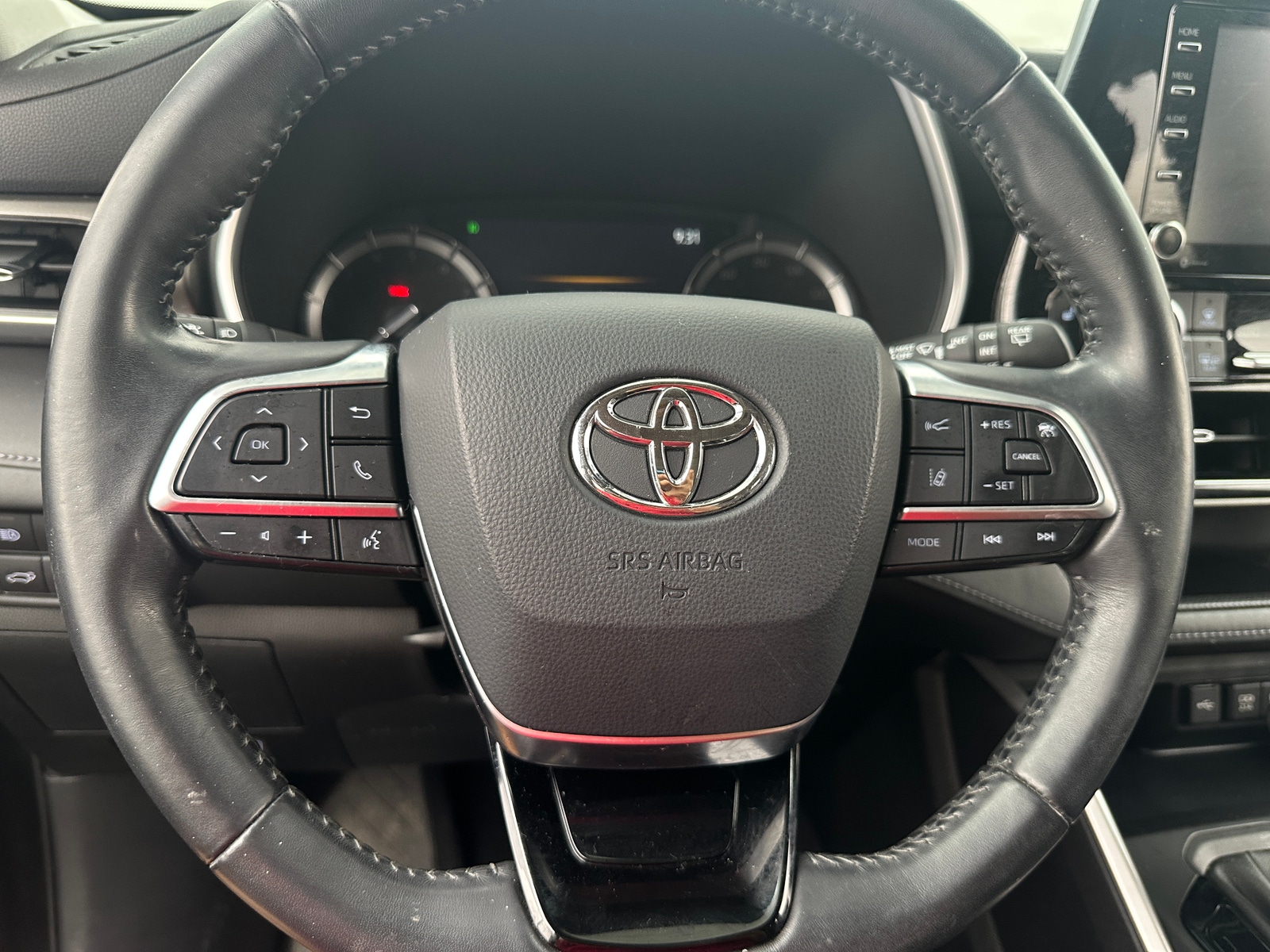 Thumbnail: 2020 Toyota Highlander - 4