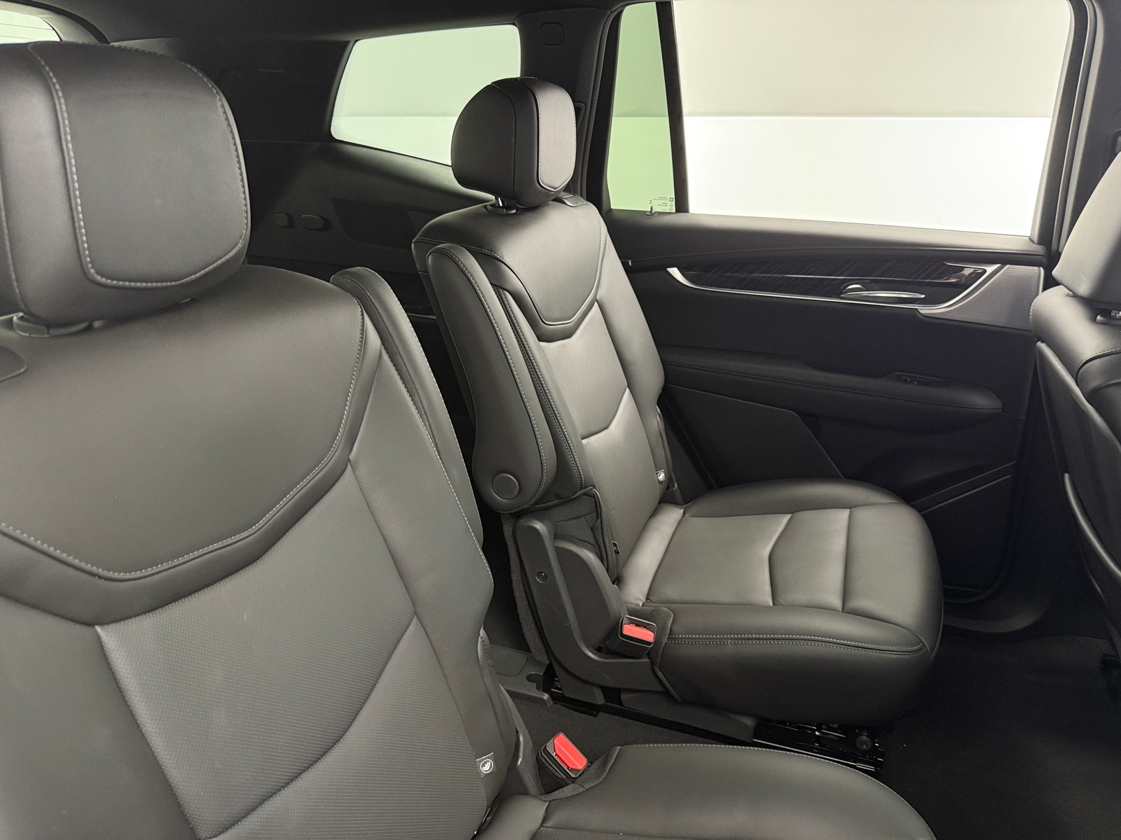 Thumbnail: 2025 Cadillac XT6 - 5