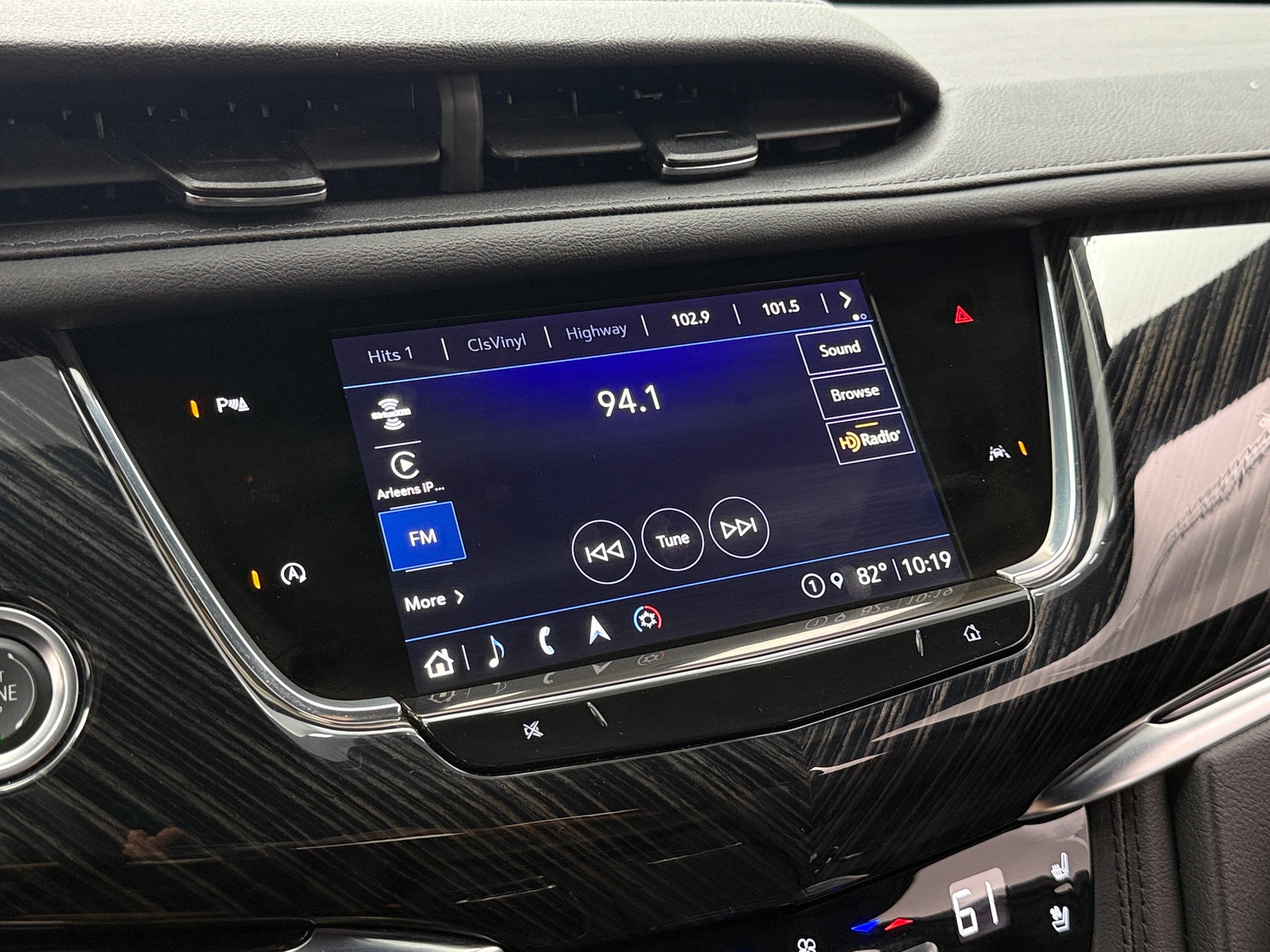 Thumbnail: 2025 Cadillac XT6 - 3