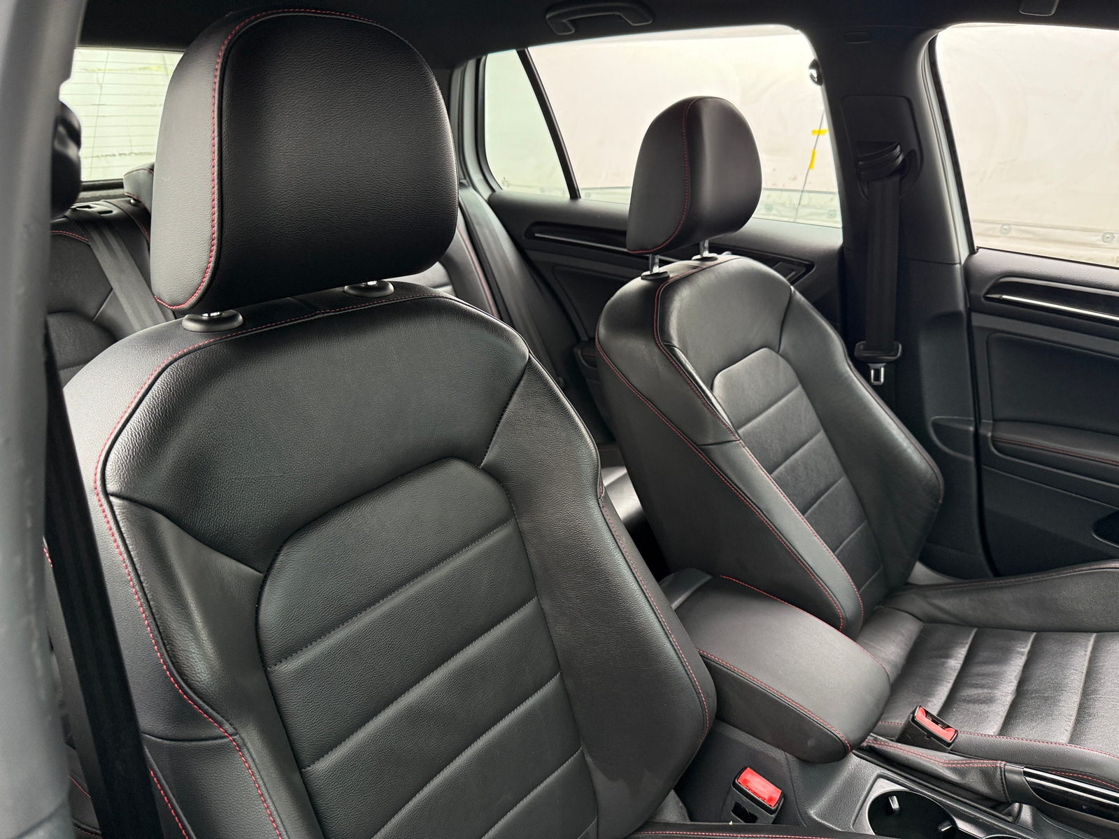 Thumbnail: 2016 Volkswagen Golf - 2