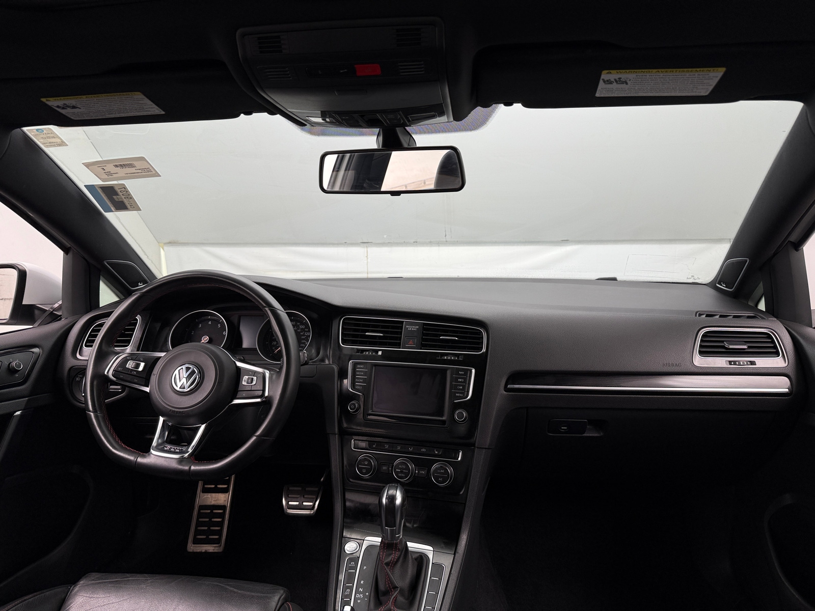 Thumbnail: 2016 Volkswagen Golf - 3