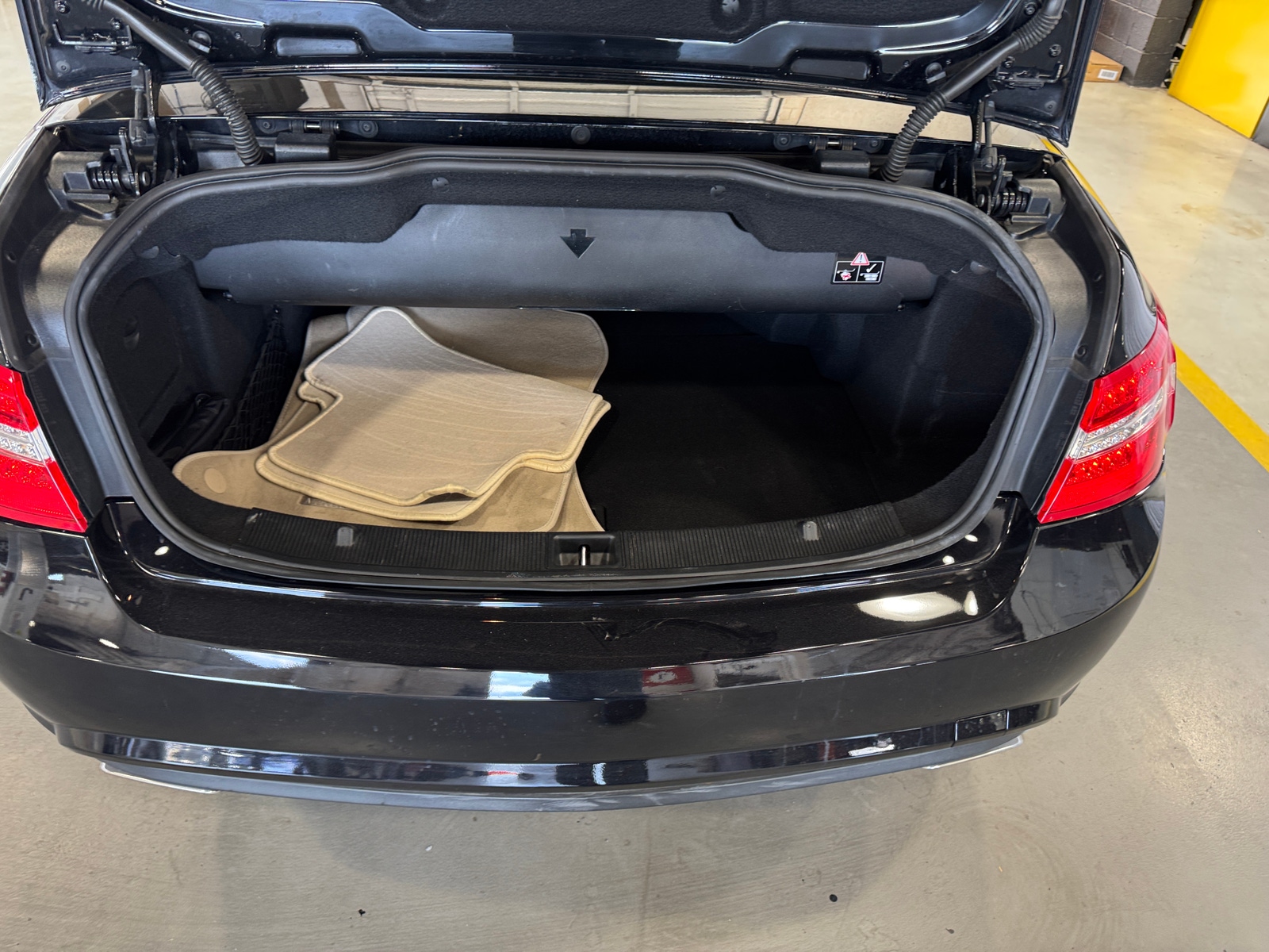Thumbnail: 2011 Mercedes-Benz E-Class - 6