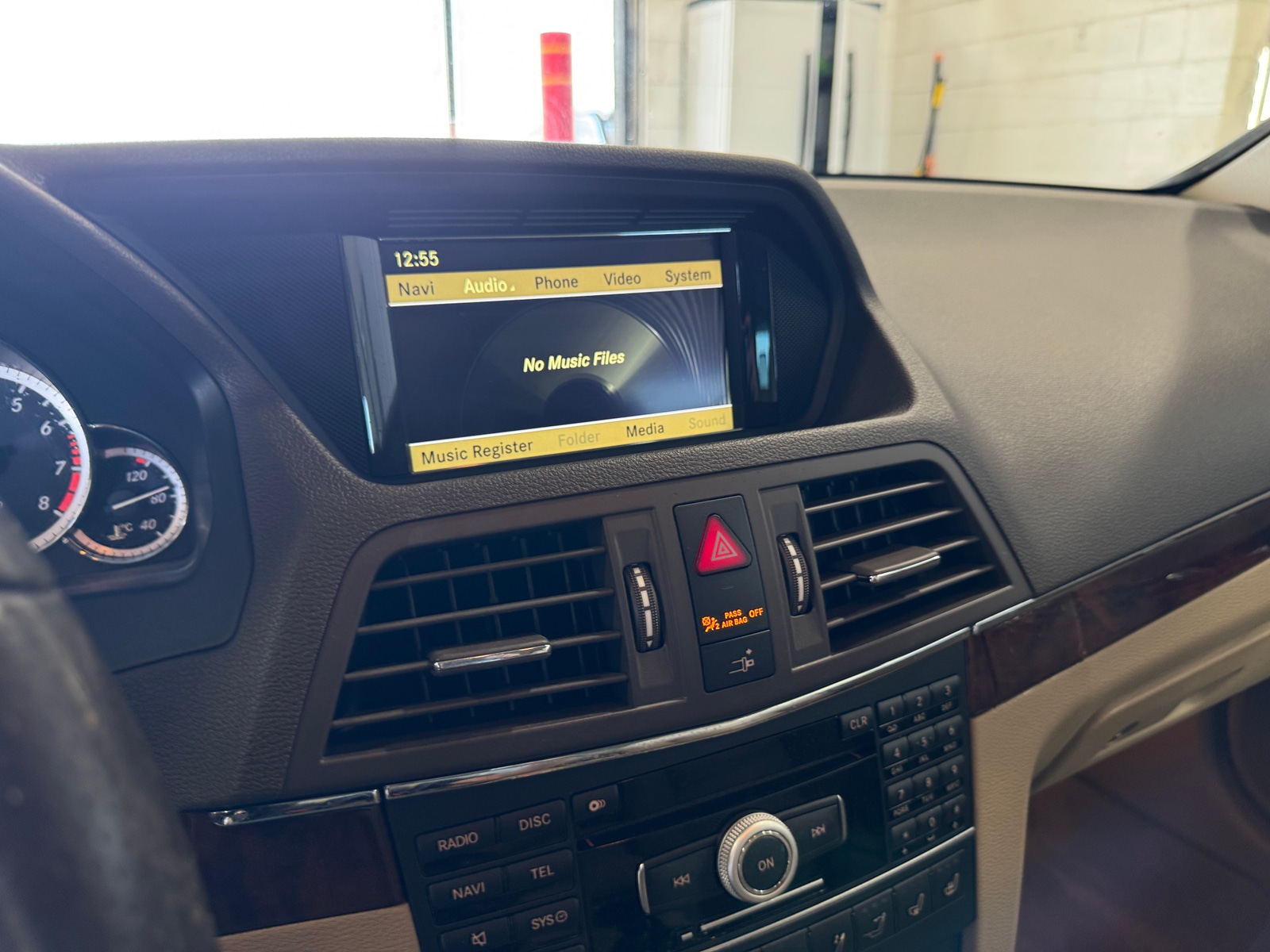 Thumbnail: 2011 Mercedes-Benz E-Class - 3