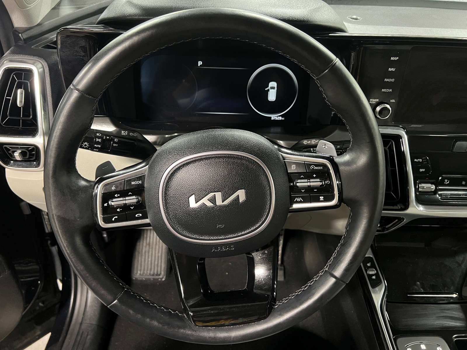 Thumbnail: 2023 Kia Sorento - 4