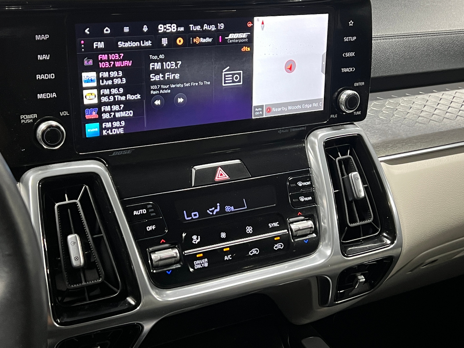 Thumbnail: 2023 Kia Sorento - 3