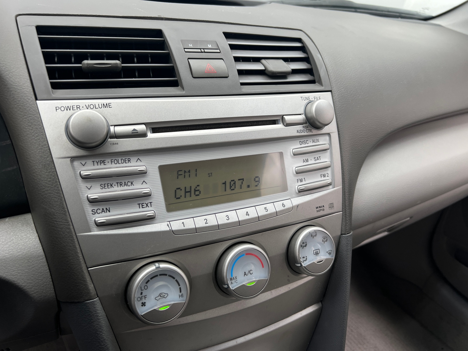 Thumbnail: 2011 Toyota Camry - 4