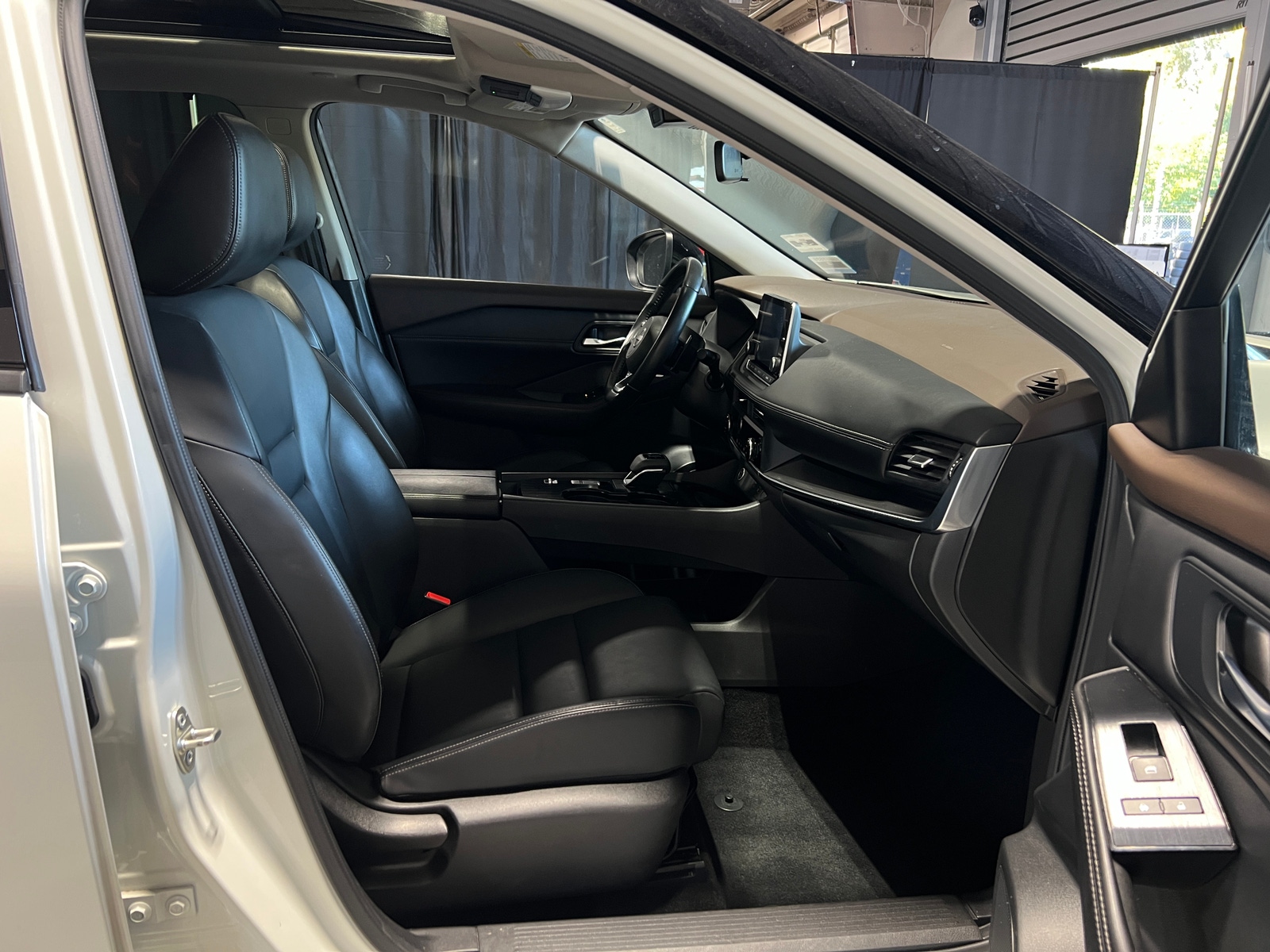 Thumbnail: 2023 Nissan Rogue - 2