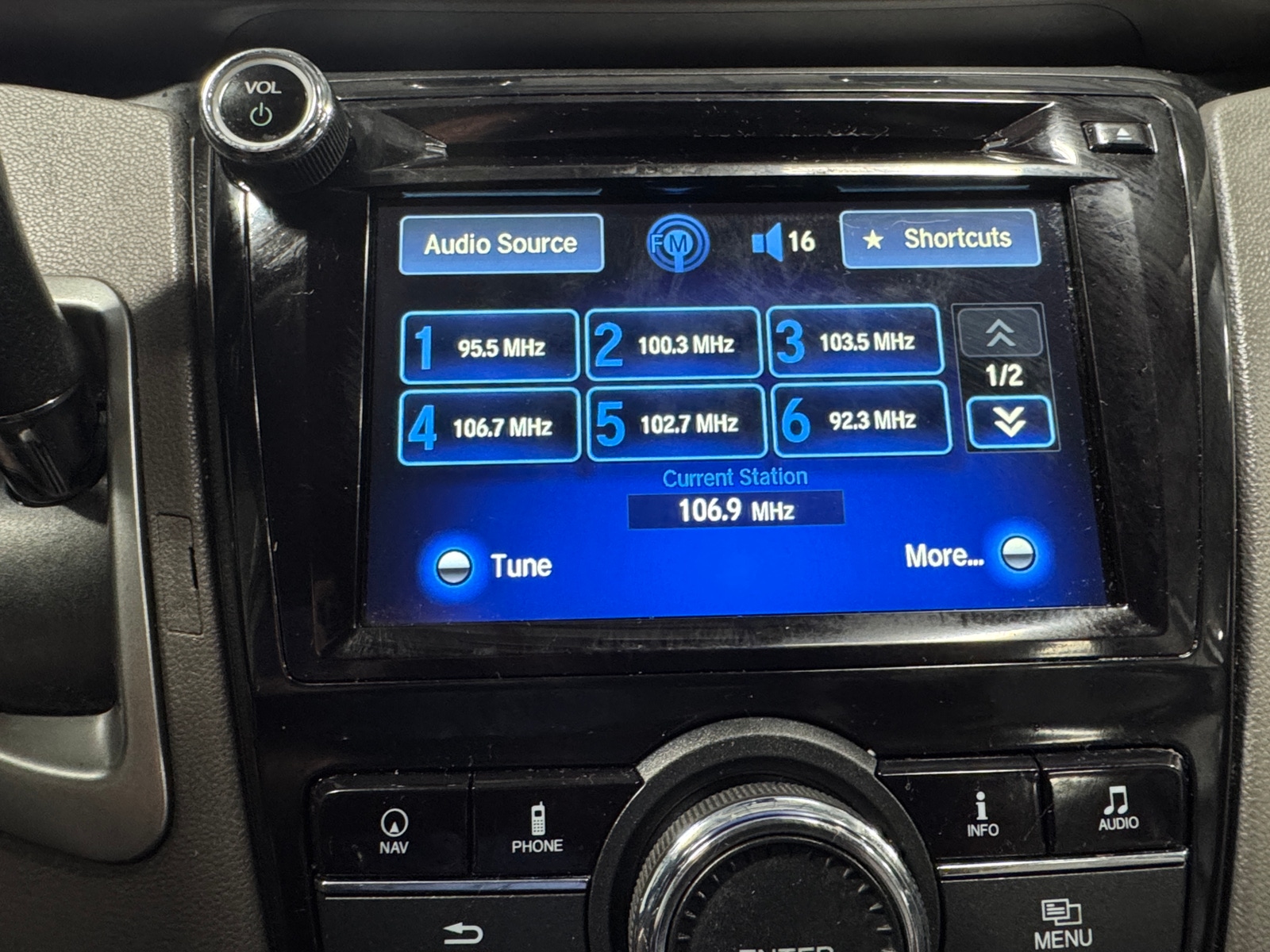 Thumbnail: 2016 Honda Odyssey - 3
