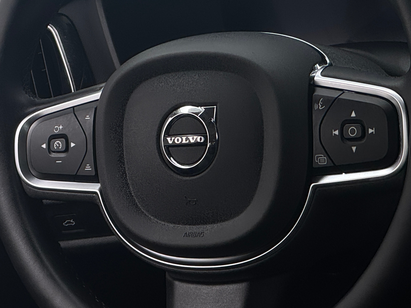 Thumbnail: 2025 Volvo S60 - 4