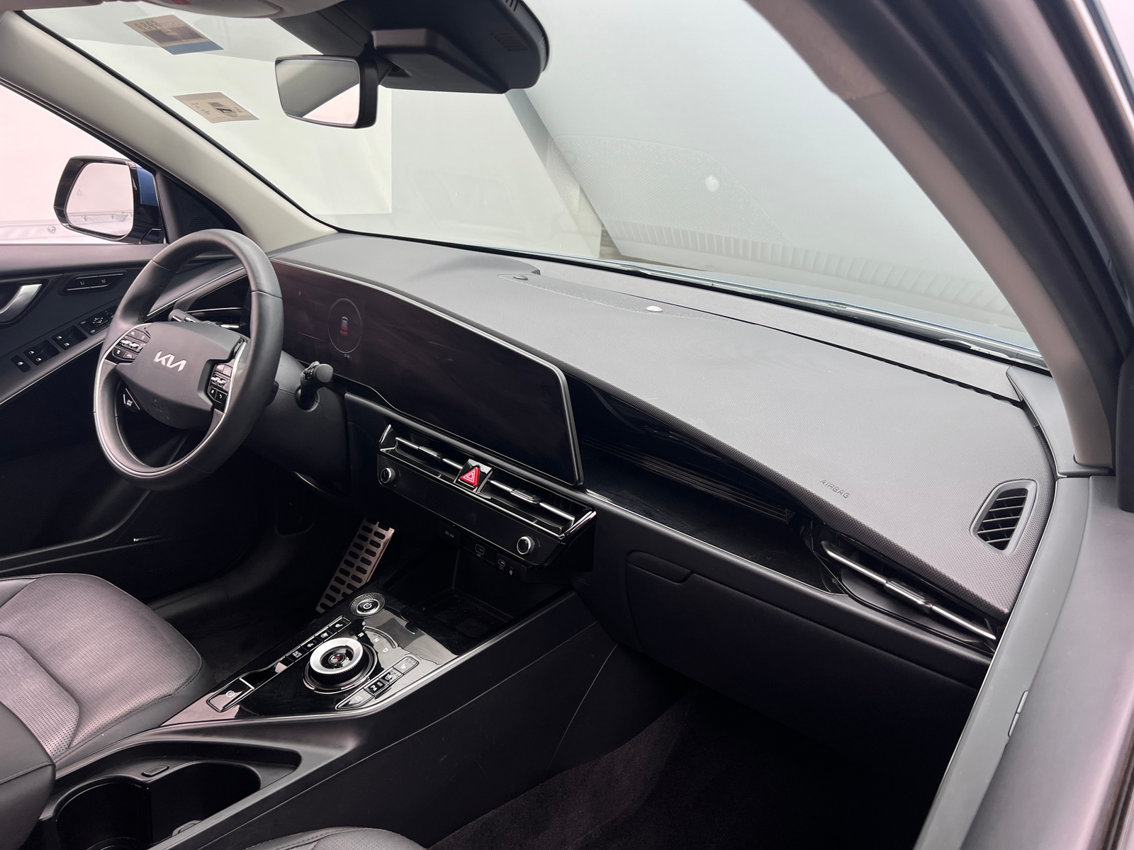 Thumbnail: 2023 Kia Niro - 2