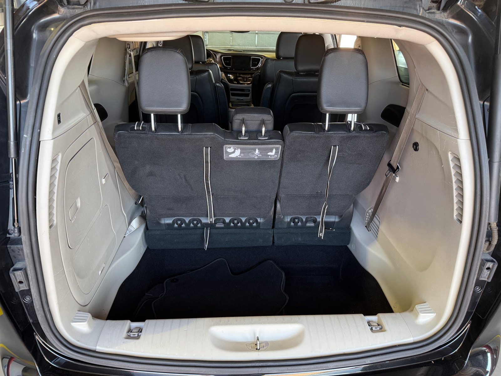 Thumbnail: 2018 Chrysler Pacifica - 6
