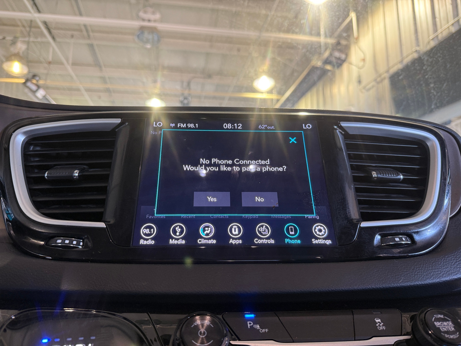 Thumbnail: 2018 Chrysler Pacifica - 3