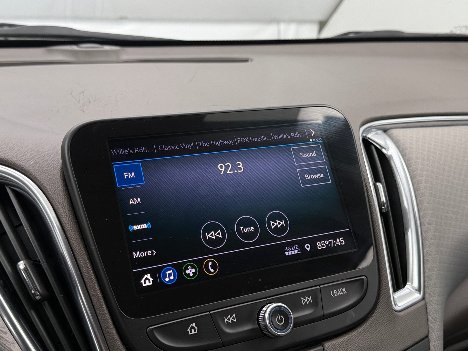 Thumbnail: 2020 Chevrolet Malibu - 4