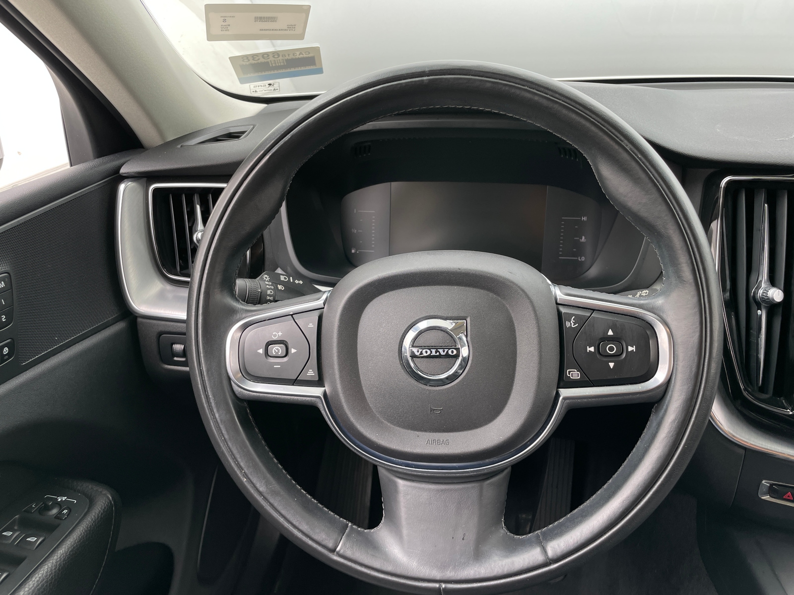 Thumbnail: 2019 Volvo XC60 - 4