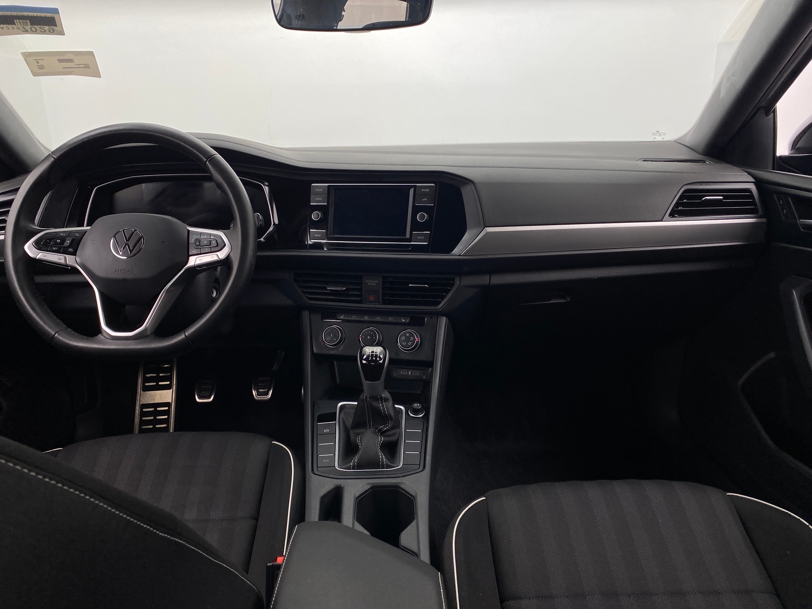 Thumbnail: 2024 Volkswagen Jetta - 3
