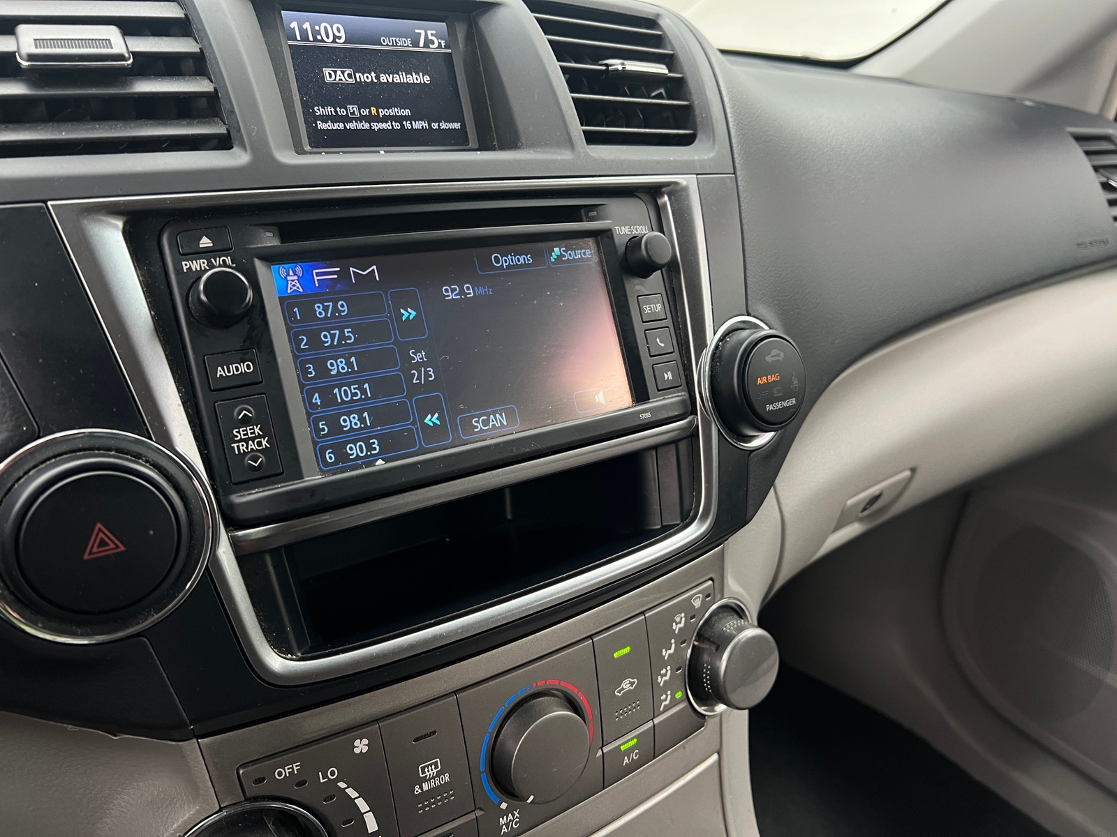 Thumbnail: 2013 Toyota Highlander - 4