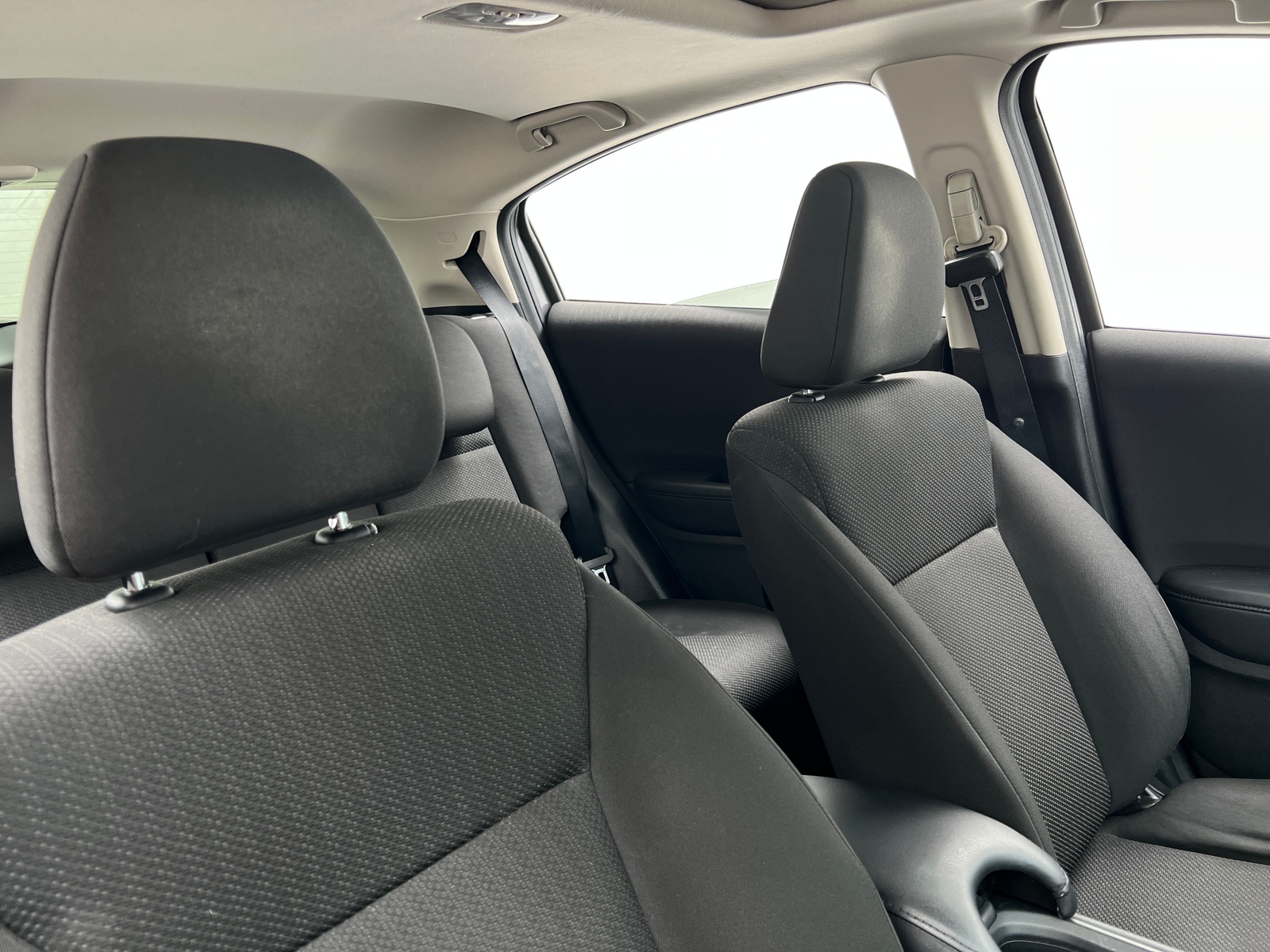 Thumbnail: 2016 Honda HR-V - 2